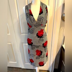 EUC….Bisou Bisou cocktail dress… size M fits beautifully. Red roses really pop!